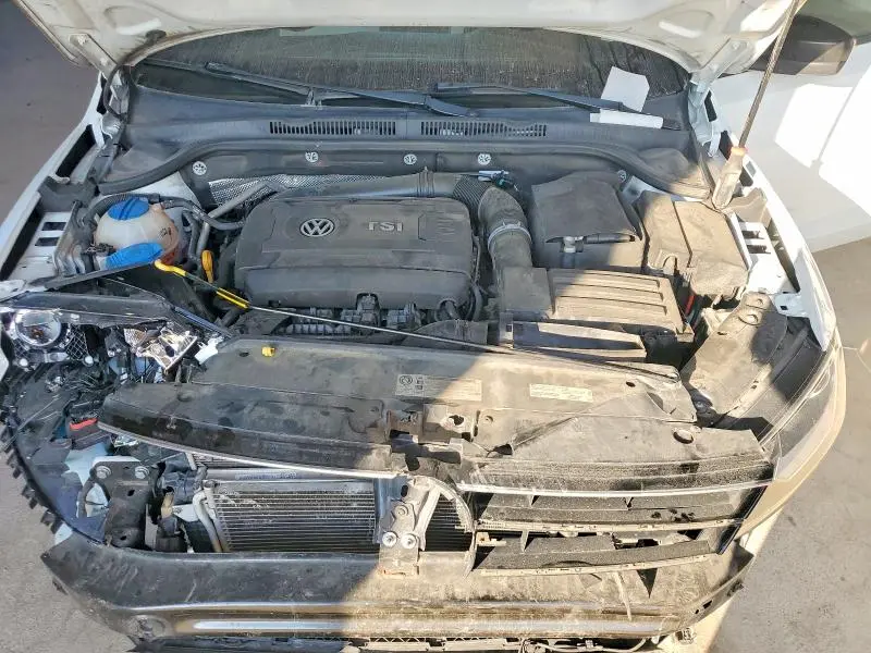 2016 VOLKSWAGEN JETTA SPORT  