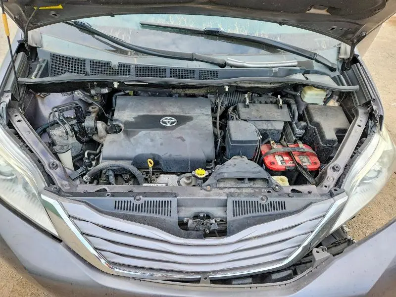 2015 TOYOTA SIENNA XLE PREMIUM 8-PASSENGER  