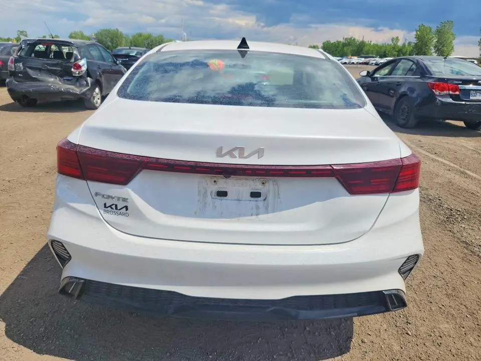 2023 KIA FORTE EX  