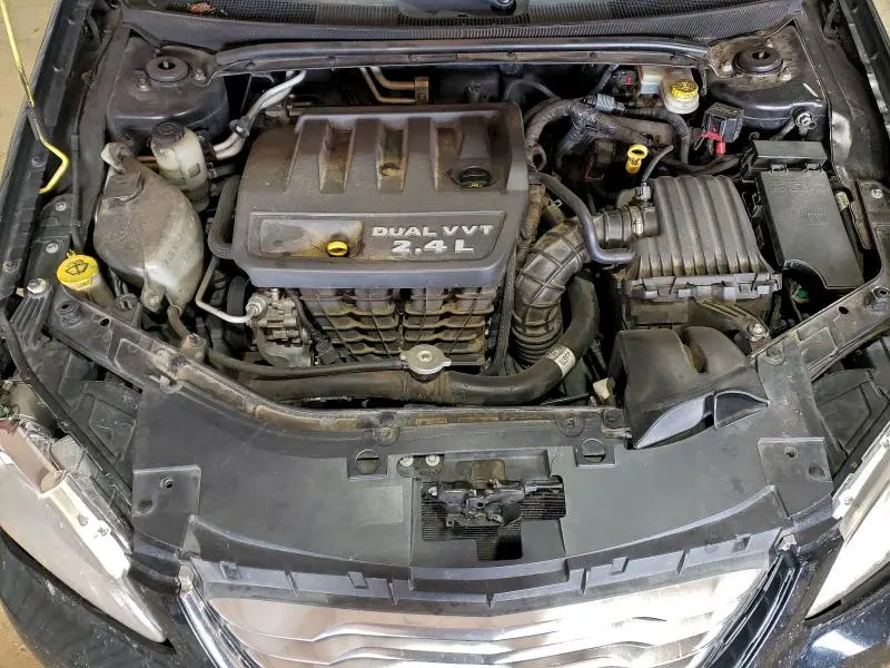 2013 CHRYSLER 200 LX  