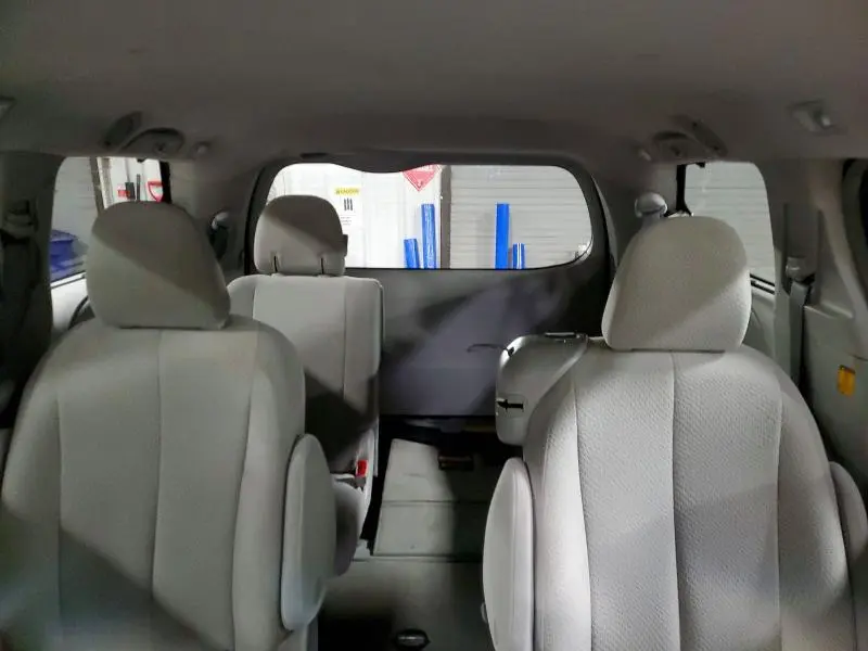 2013 TOYOTA SIENNA LE  