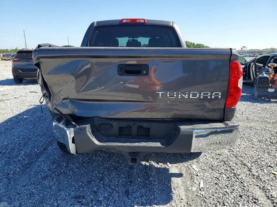 2016 TOYOTA TUNDRA CREWMAX SR5  