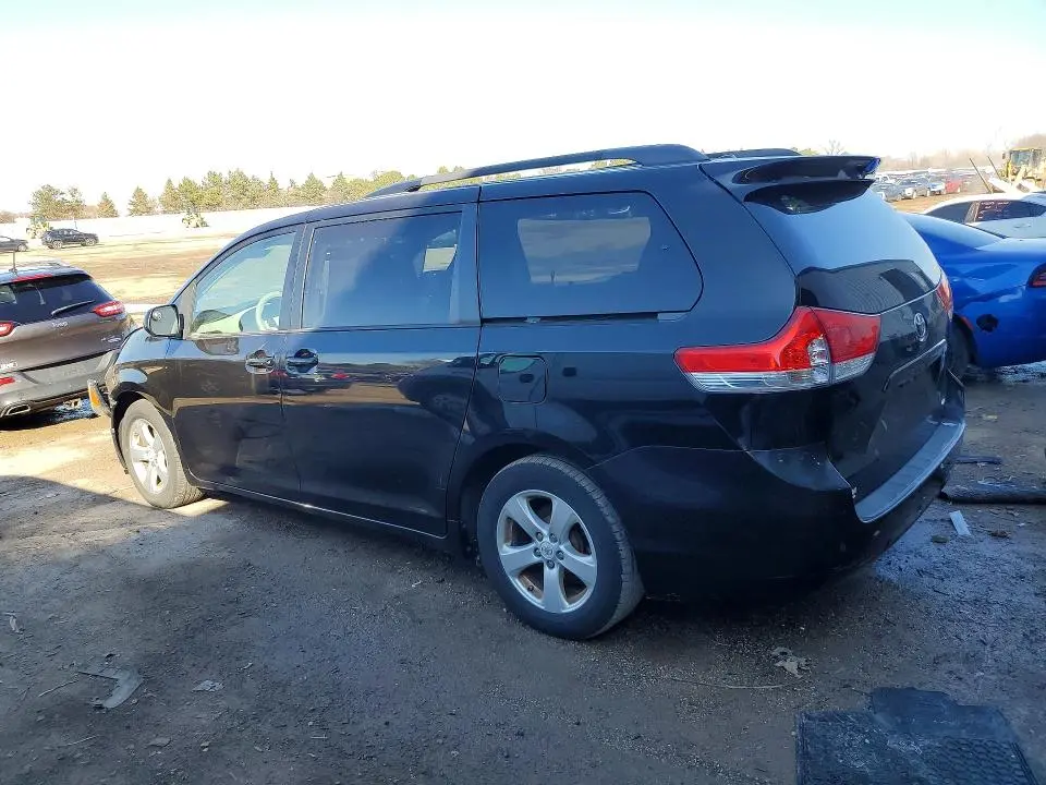 2012 TOYOTA SIENNA LE 8-PASSENGER  