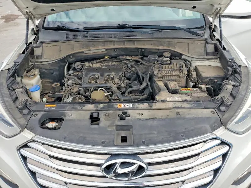 2016 HYUNDAI SANTA FE SE  