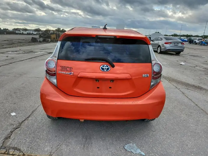 2014 TOYOTA PRIUS C THREE  