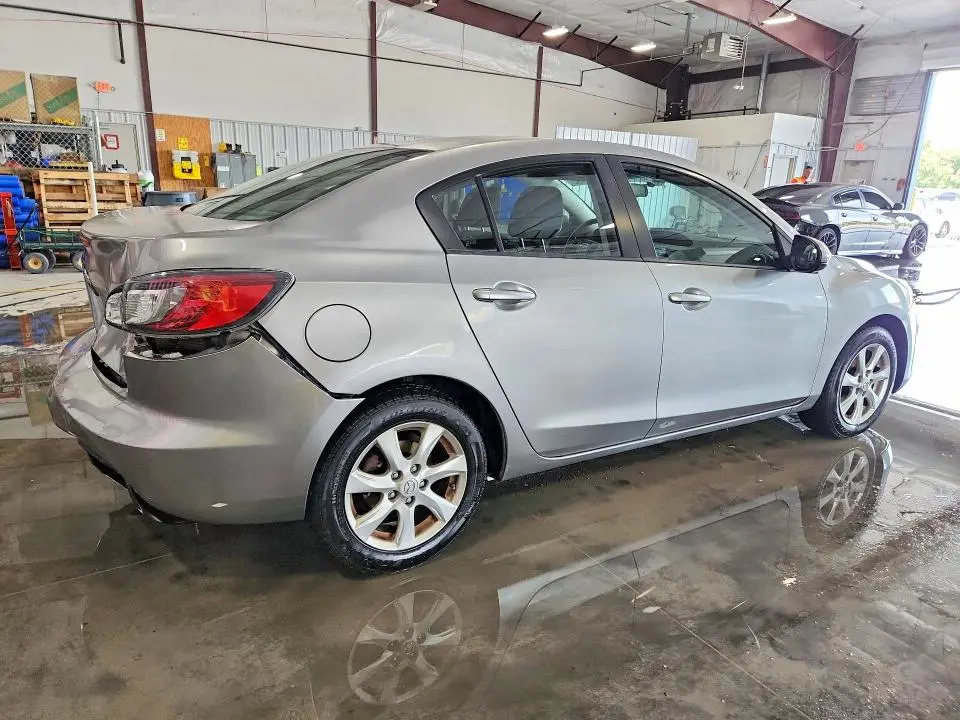 2011 MAZDA 3 I  