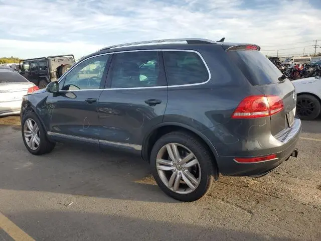 2012 VOLKSWAGEN TOUAREG V6  