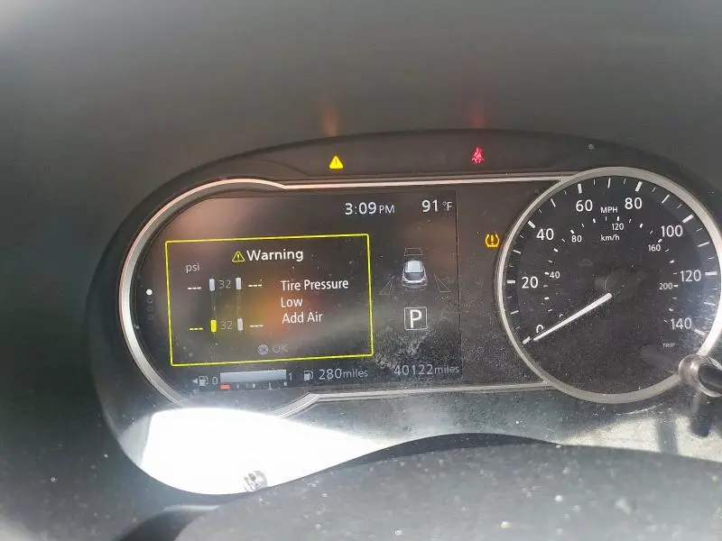 2019 NISSAN KICKS S  