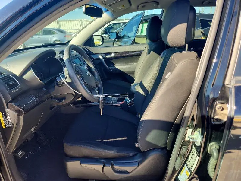 2015 KIA SORENTO LX  