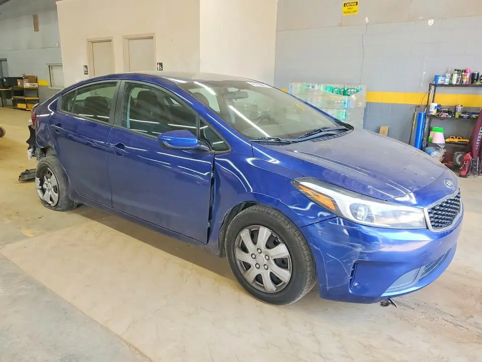 2017 KIA FORTE LX  