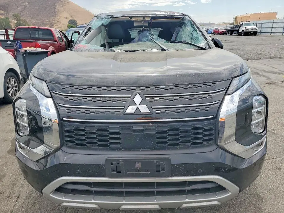 2024 MITSUBISHI OUTLANDER SE  