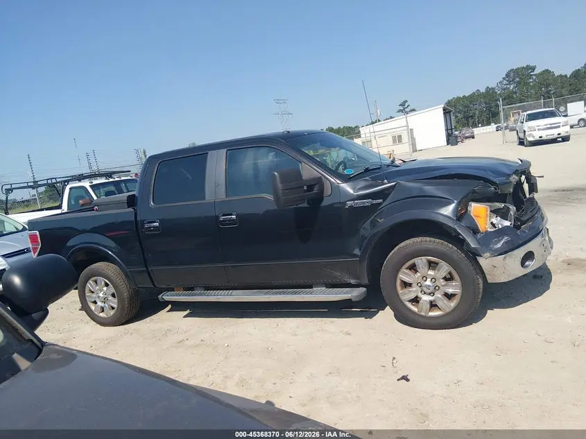 2010 FORD F-150 LARIAT