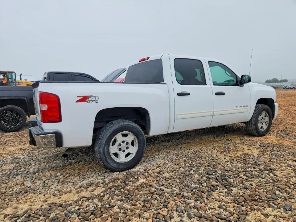 2011 CHEVROLET SILVERADO K1500 LT  