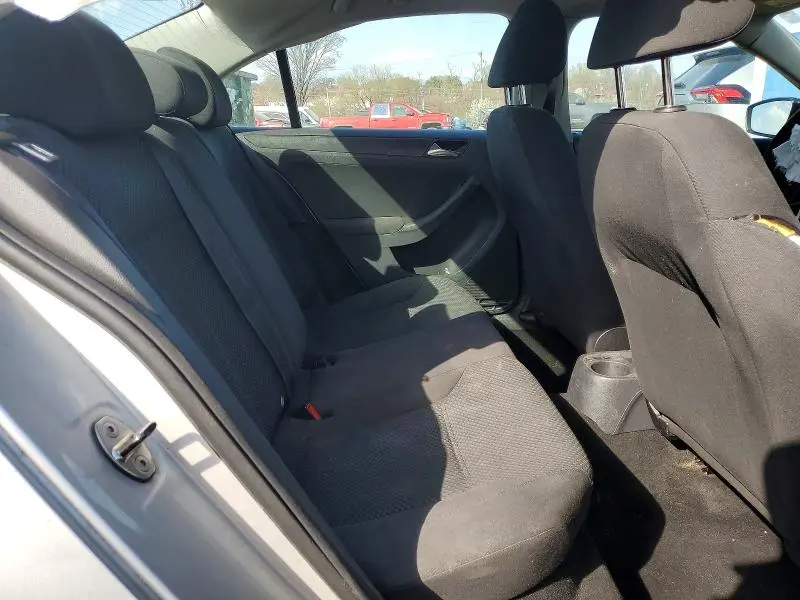 2011 VOLKSWAGEN JETTA BASE  