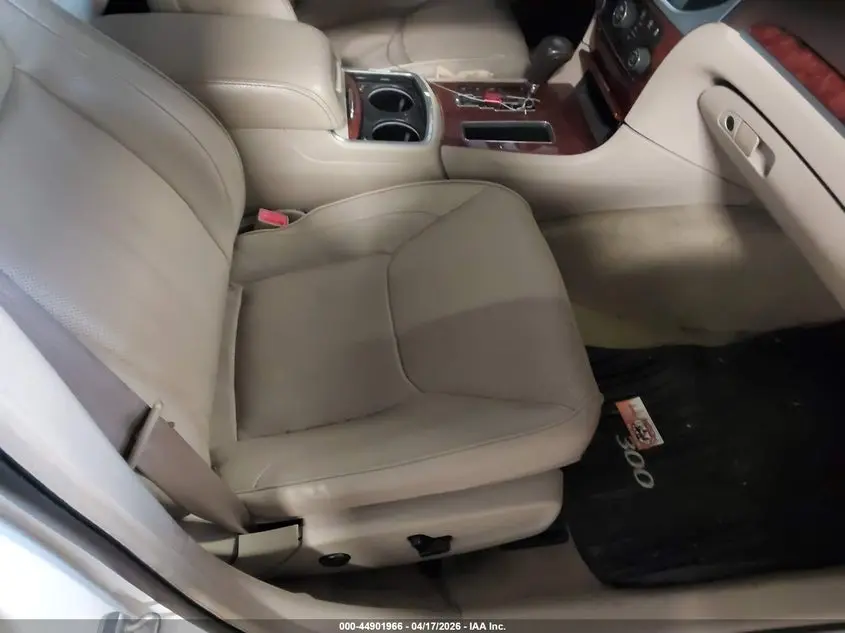 2011 CHRYSLER 300C  