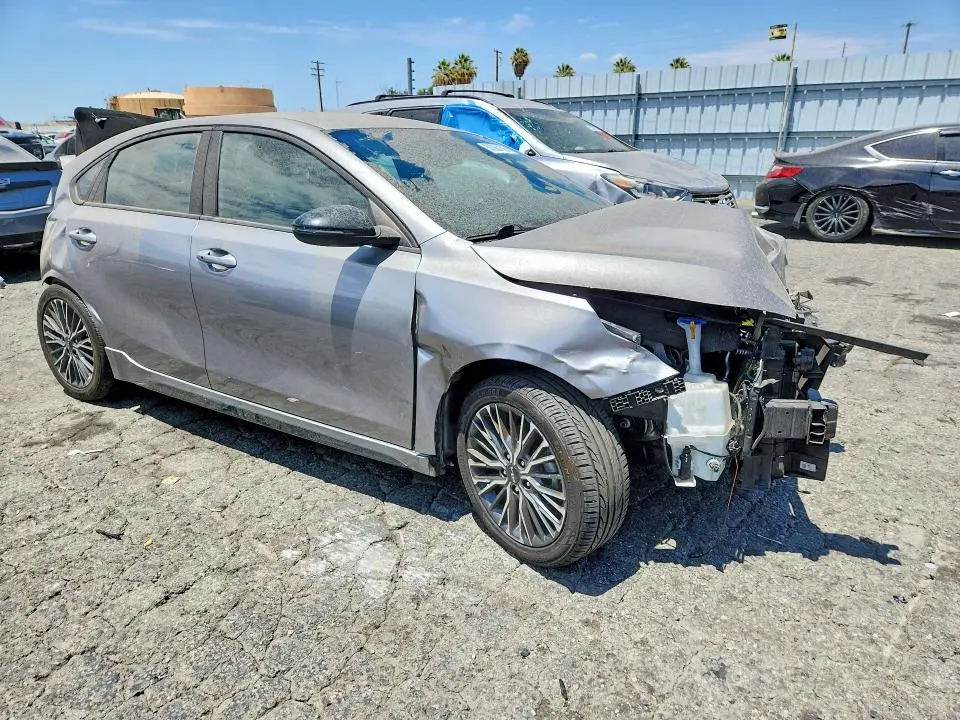 2023 KIA FORTE GT LINE  