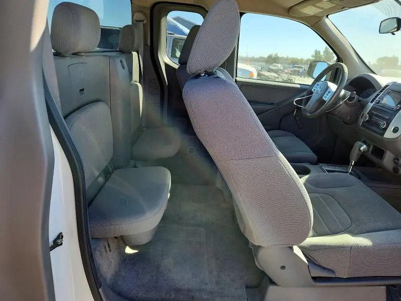 2017 NISSAN FRONTIER S  