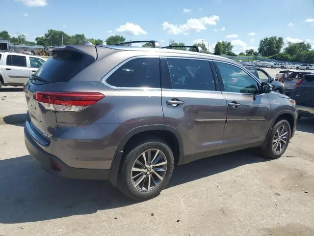 2019 TOYOTA HIGHLANDER SE  