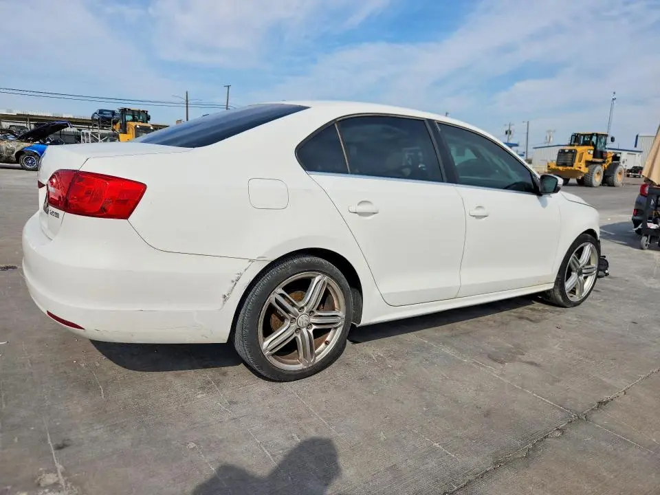2013 VOLKSWAGEN JETTA SE  