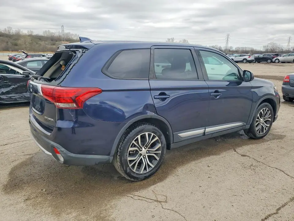 2018 MITSUBISHI OUTLANDER ES  
