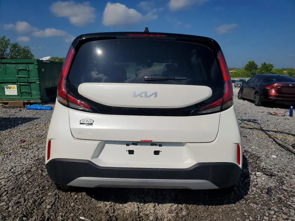 2025 KIA SOUL LX  