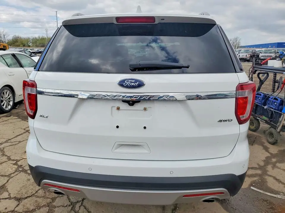 2017 FORD EXPLORER XLT  