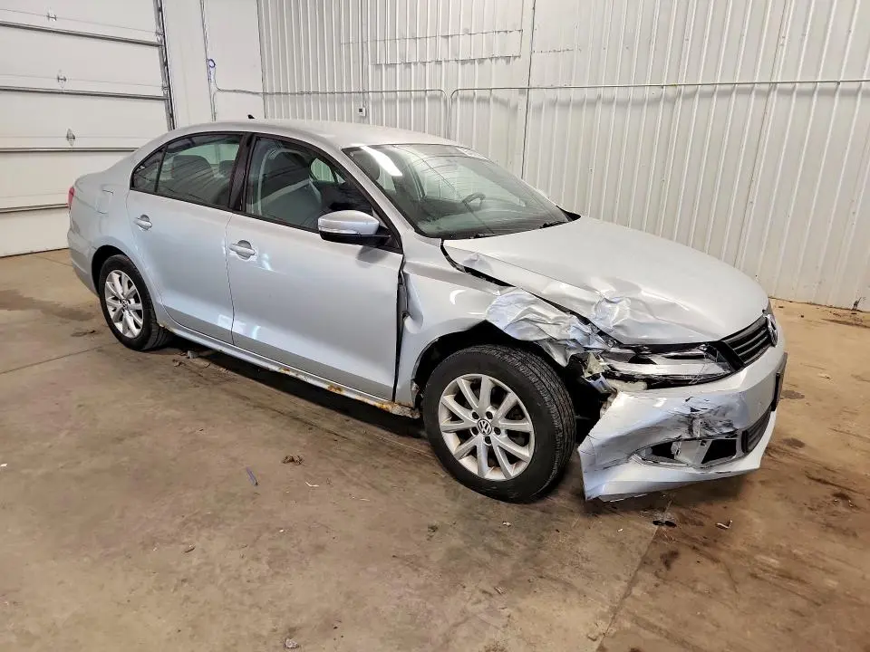 2012 VOLKSWAGEN JETTA SE  