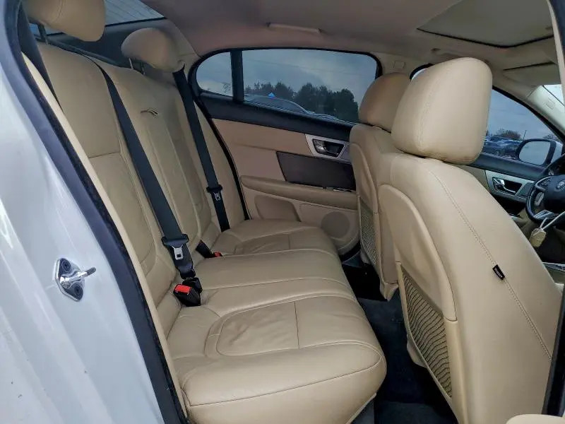 2015 JAGUAR XF 2.0T PREMIUM  