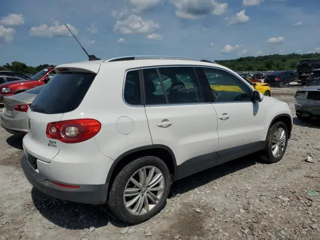 2010 VOLKSWAGEN TIGUAN SE  