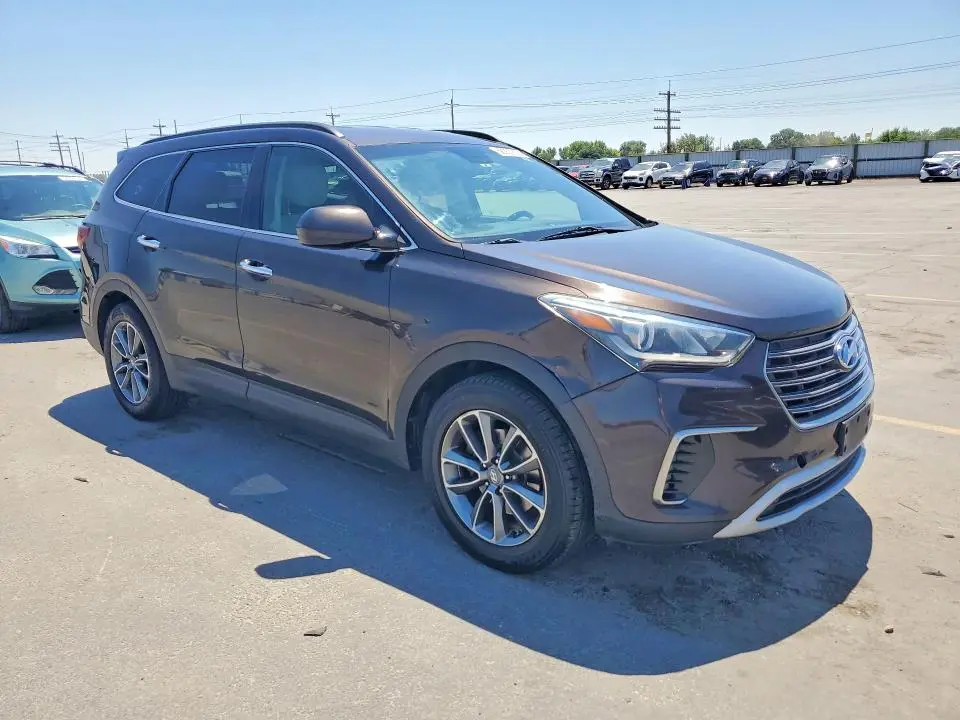 2017 HYUNDAI SANTA FE SE  