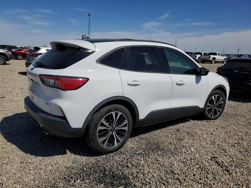 2022 FORD ESCAPE SE  