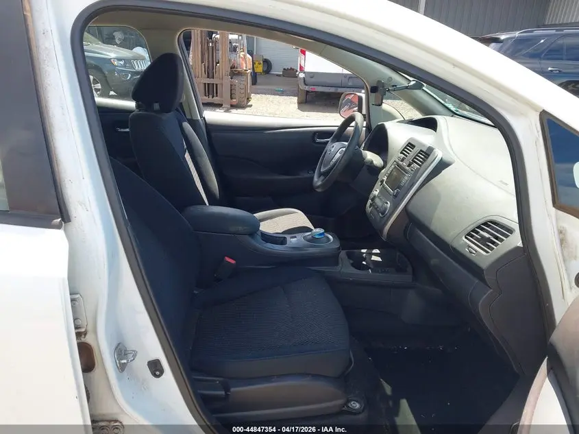 2016 NISSAN LEAF S