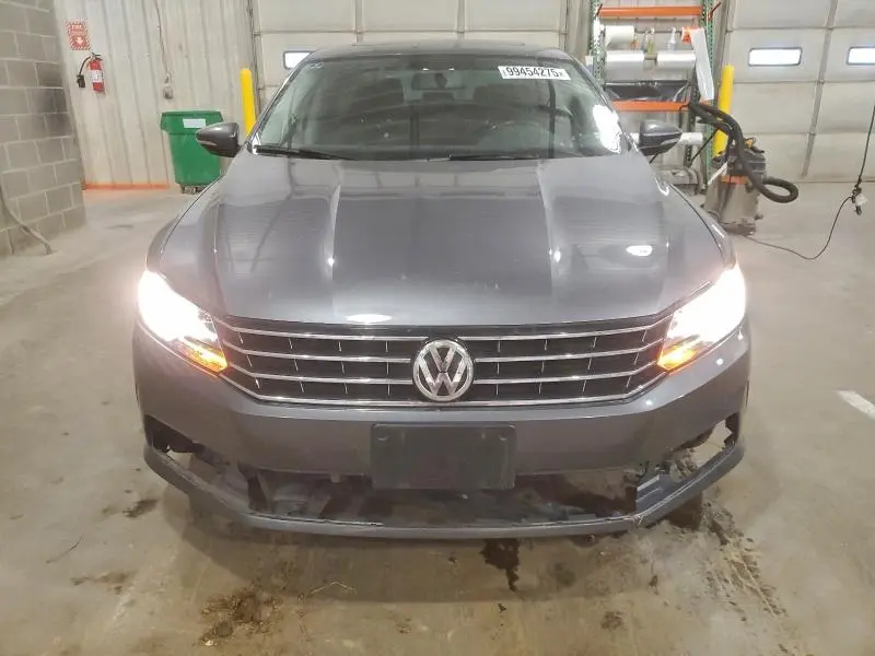 2016 VOLKSWAGEN PASSAT SE  