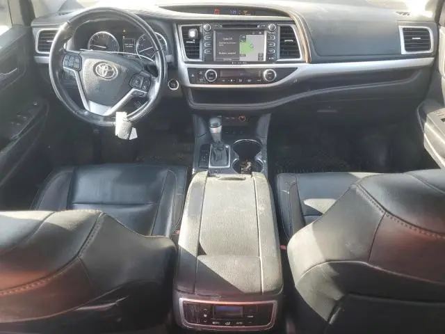 2019 TOYOTA HIGHLANDER SE  
