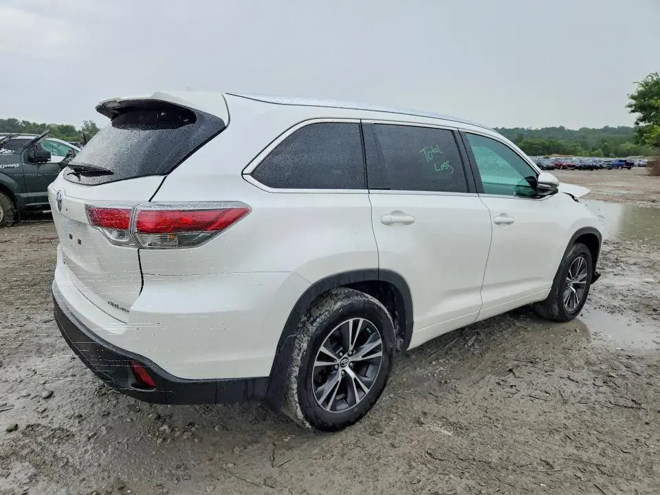 2016 TOYOTA HIGHLANDER XLE  