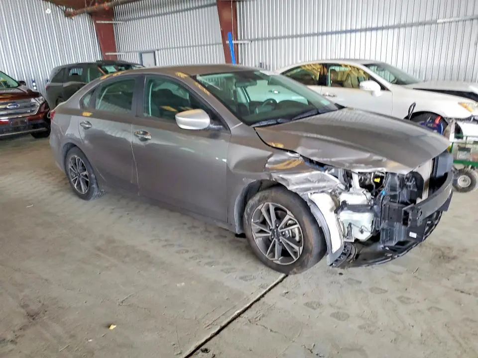 2023 KIA FORTE LX  