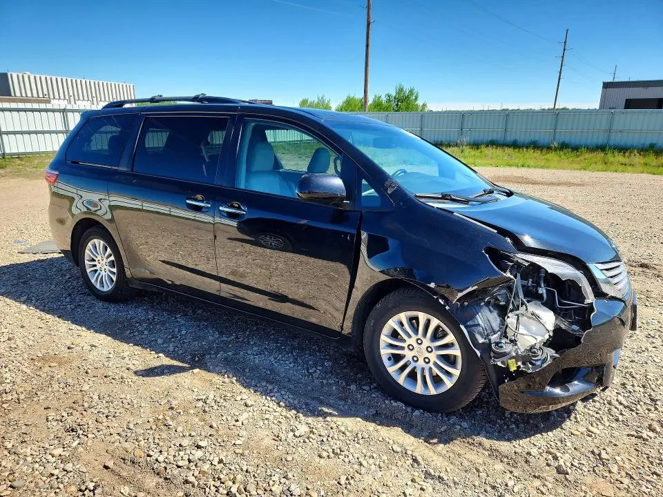 2015 TOYOTA SIENNA XLE 8-PASSENGER  