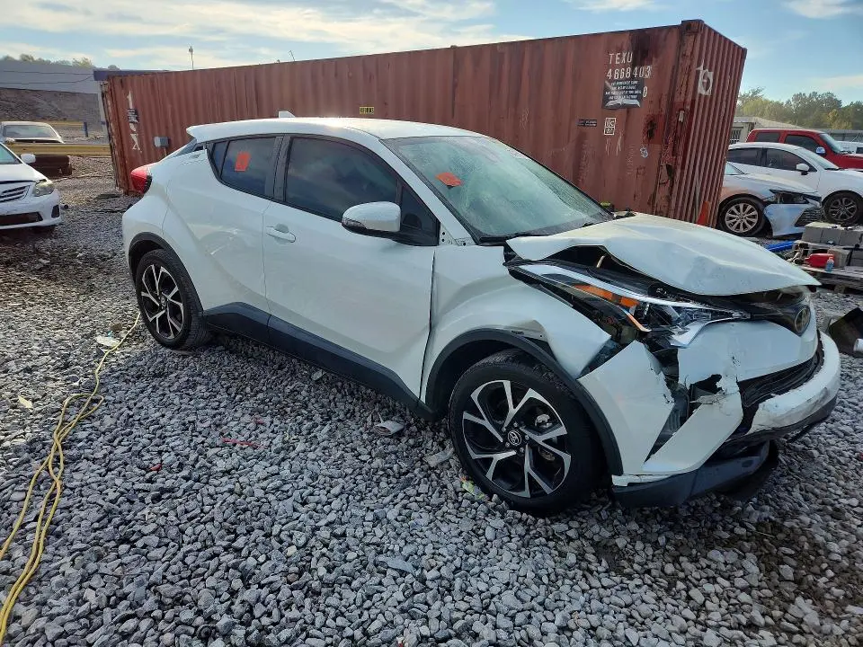 2019 TOYOTA C-HR XLE  
