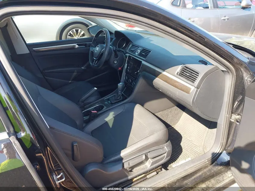 2016 VOLKSWAGEN PASSAT 1.8T SE