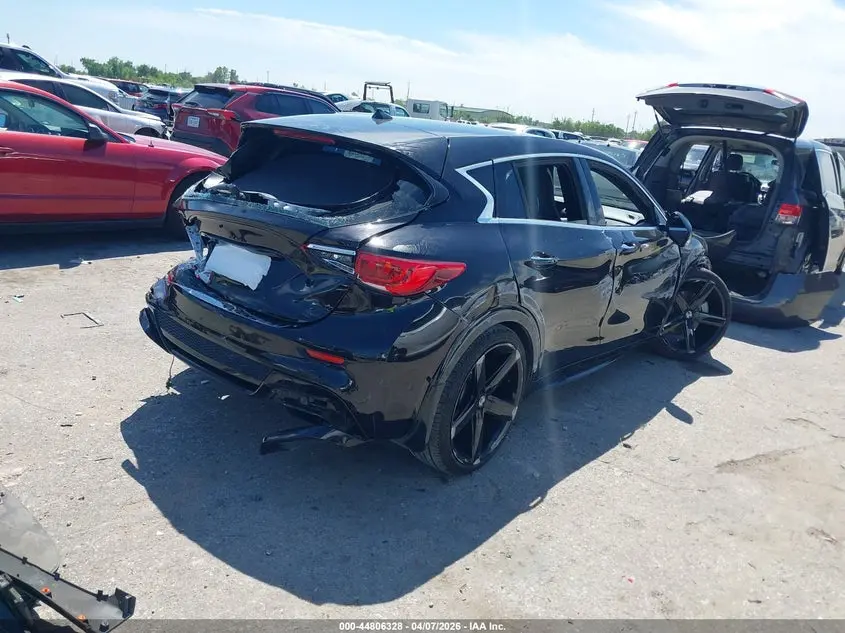 2017 INFINITI QX30 SPORT