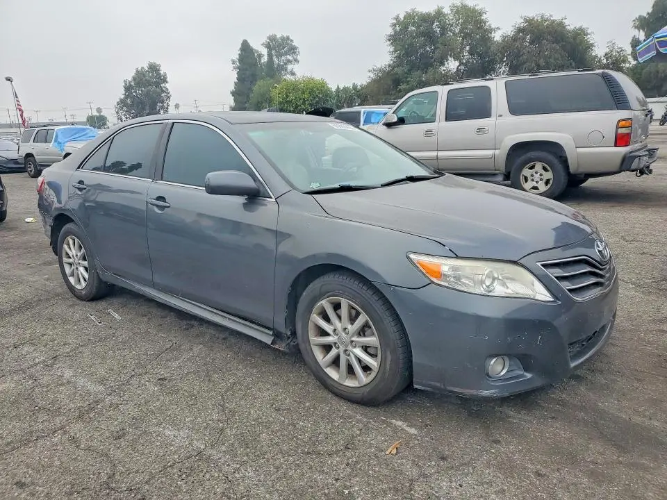 2010 TOYOTA CAMRY XLE  