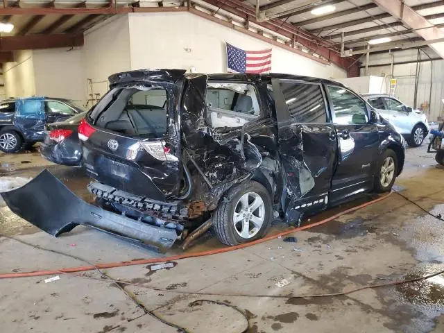2011 TOYOTA SIENNA LE  