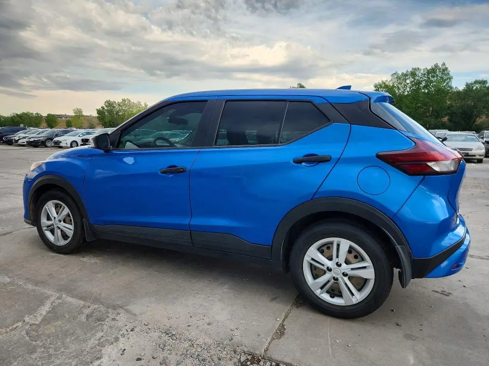 2021 NISSAN KICKS S  