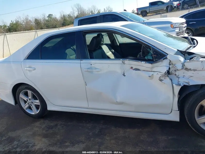 2013 TOYOTA CAMRY SE