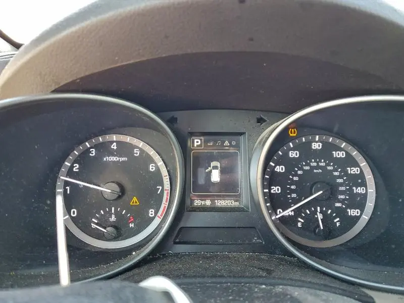 2017 HYUNDAI SANTA FE SE  