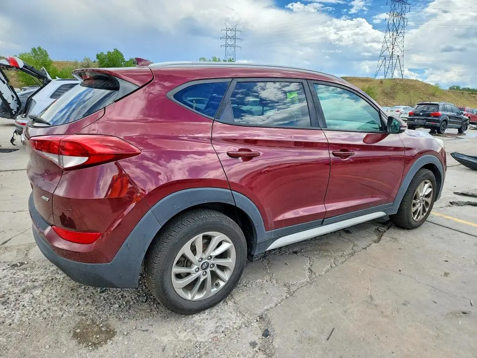 2017 HYUNDAI TUCSON SE PLUS  