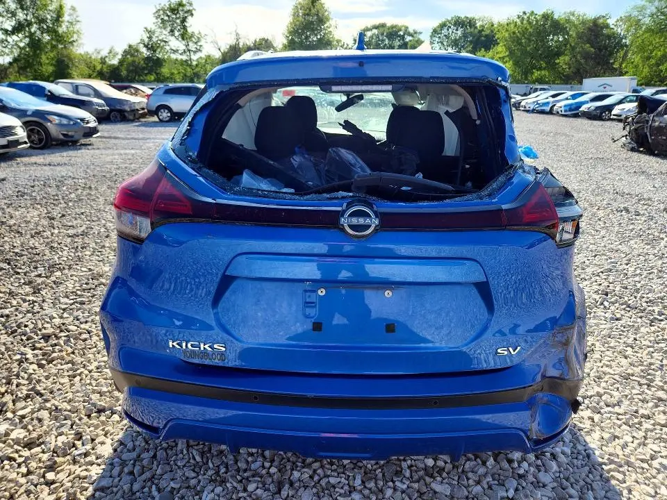 2022 NISSAN KICKS SV  