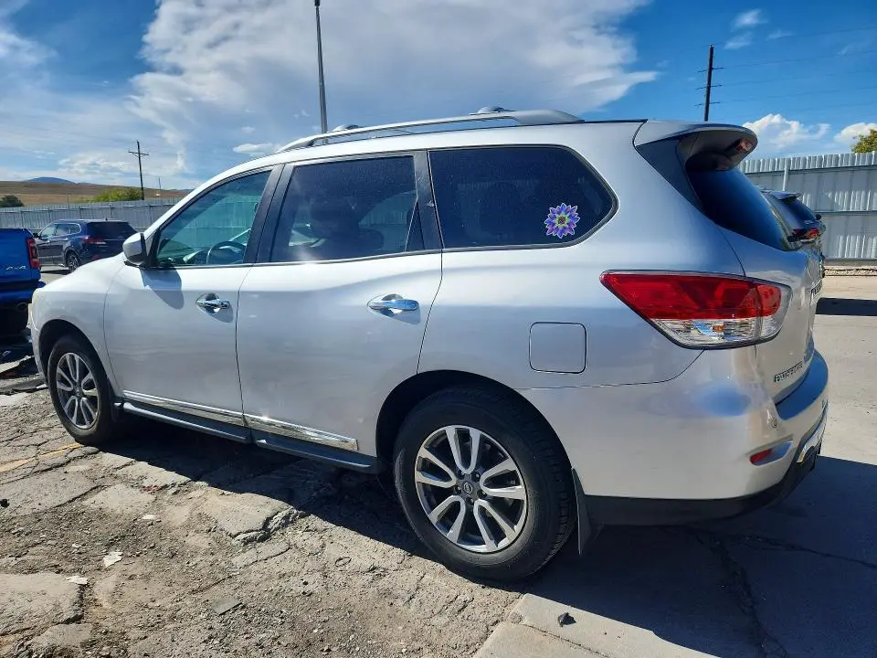 2013 NISSAN PATHFINDER S  