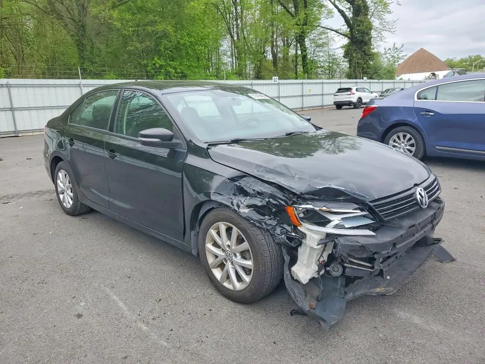 2011 VOLKSWAGEN JETTA SE  