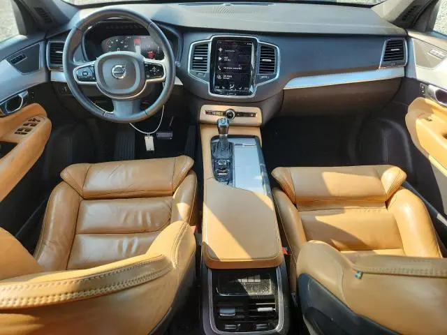 2017 VOLVO XC90 T6  